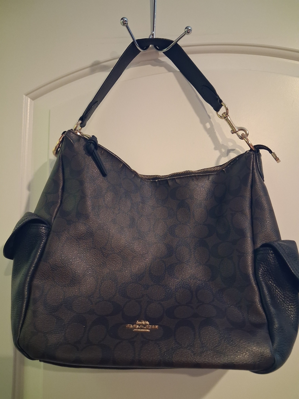 Coach Pennie Shoulder Bag with Black Trim And Matching Wallet
